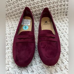 White Mountain Deep Red Suede Loafers